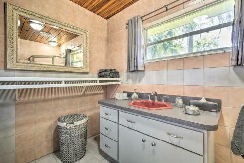 Rainbow River Oasis With Kayaks And Furnished Sunroom!