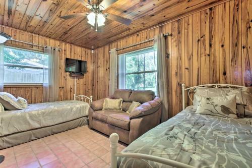 Rainbow River Oasis With Kayaks And Furnished Sunroom!