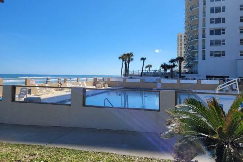 Castaways Beach Resort Condo Unit 514