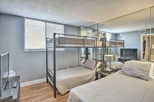 Apartamento Sleek Beachfront Getaway With Community Perks!