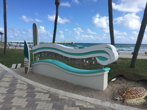 Intracoastal Waterfront Bungalo
