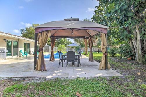 Pet-friendly Home With Pool Less Than 4 Mi To Beach!