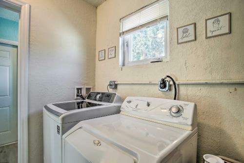 Pet-friendly Home With Pool Less Than 4 Mi To Beach!
