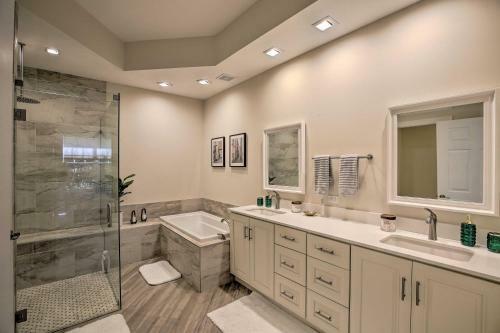 Chic Estero Townhome With Pool And Hot Tub Access