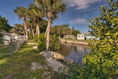 Bayfront Paradise With Pool, Lanai And Balcony!