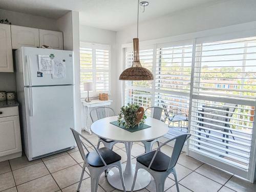 Apartamento Sunset Views + Steps From The Beach Duplex
