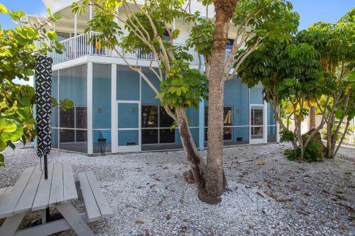 Apartamento Sunset Views + Steps From The Beach Duplex