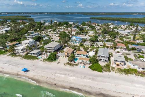 Apartamento Sunset Views + Steps From The Beach Duplex