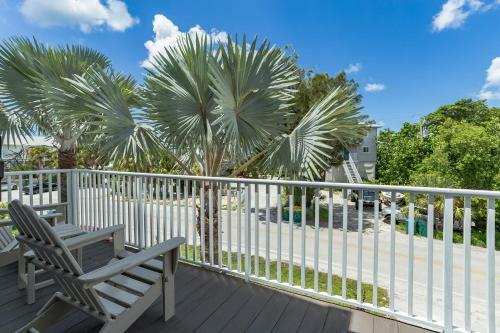 Apartamento Sunset Views + Steps From The Beach Duplex