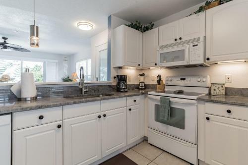 Apartamento Sunset Views + Steps From The Beach Duplex