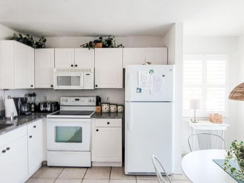 Apartamento Sunset Views + Steps From The Beach Duplex