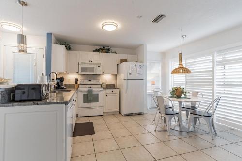 Apartamento Sunset Views + Steps From The Beach Duplex