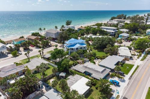 Apartamento Sunset Views + Steps From The Beach Duplex