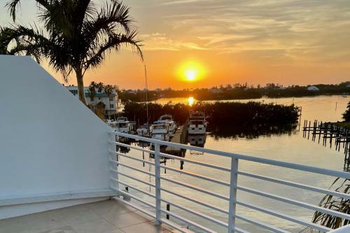 Sea-renity Luxury Villa 8284