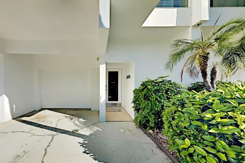 Sea-renity Luxury Villa 8284