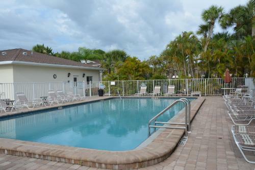 Immaculate Englewood Condo 2nd Flr
