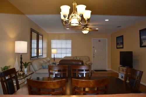 Immaculate Englewood Condo 2nd Flr
