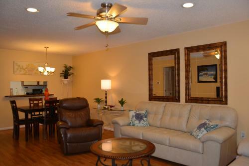 Immaculate Englewood Condo 2nd Flr