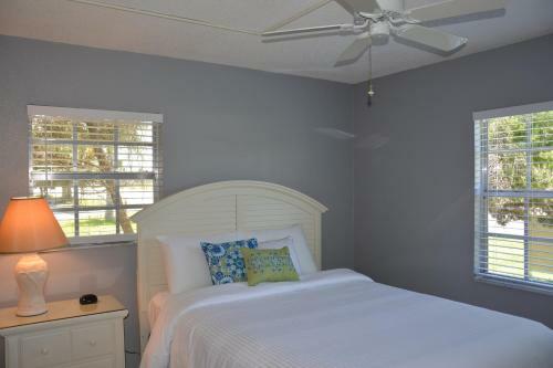 Immaculate Englewood Condo 1st Flr