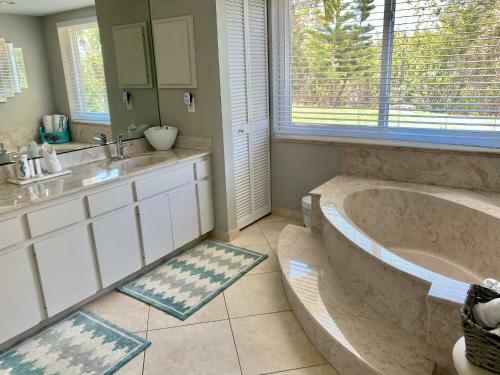 Luxury Home Heated Pool Spa Fishing Pier Wifi