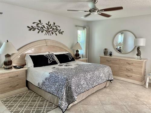 Luxury Home Heated Pool Spa Fishing Pier Wifi