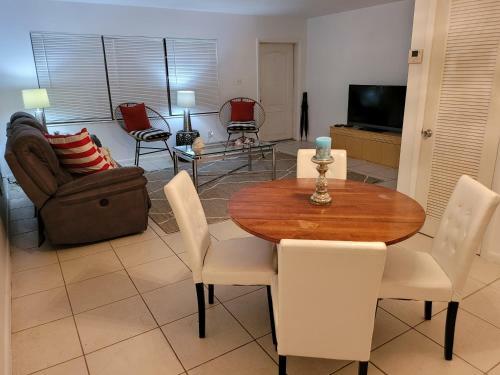 Apartamento #2 Walking Distance From The Beach