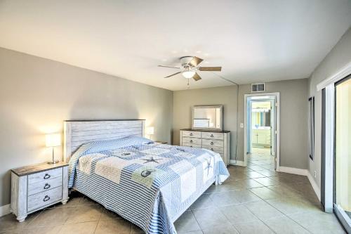 Beachy Fort Myers Townhome About 10 Mi To Ocean!