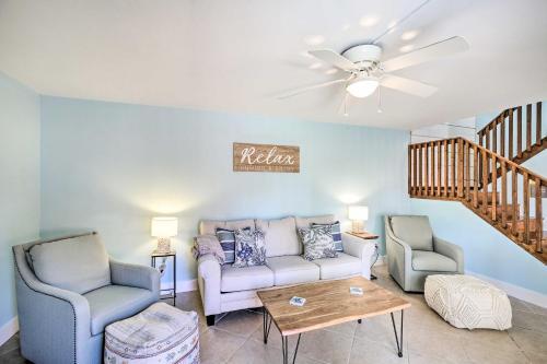 Beachy Fort Myers Townhome About 10 Mi To Ocean!