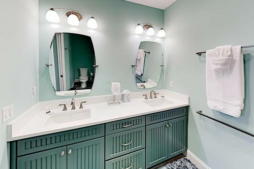Grand View #103