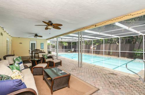 Davis Oasis