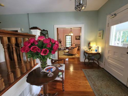 Bed & Breakfast Camellia Rose Inn - Southern Charm Room