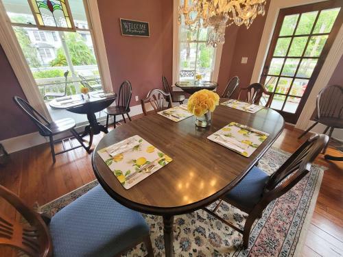 Bed & Breakfast Camellia Rose Inn - Southern Charm Room