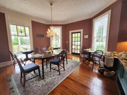 Bed & Breakfast Camellia Rose Inn - Southern Charm Room