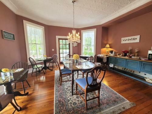 Bed & Breakfast Camellia Rose Inn - Southern Charm Room