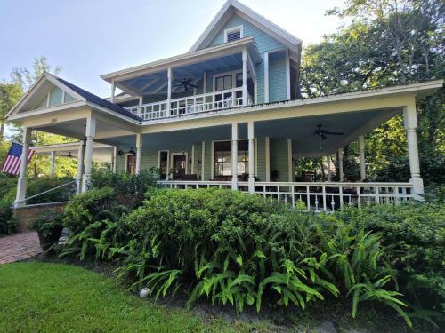 Bed & Breakfast Camellia Rose Inn - Southern Charm Room