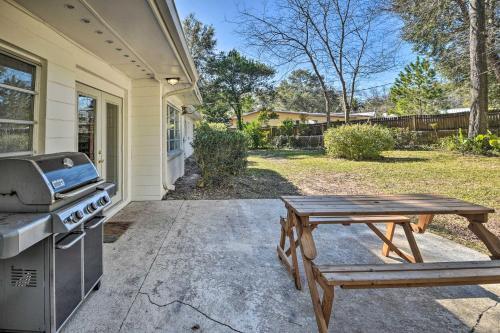 Sunny Gainesville Home Fenced Yard, Fire Pit