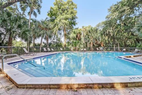 2103 Beach Wood