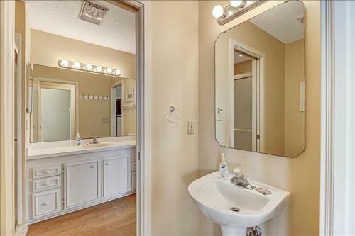 2641a S Fletcher Ave Home