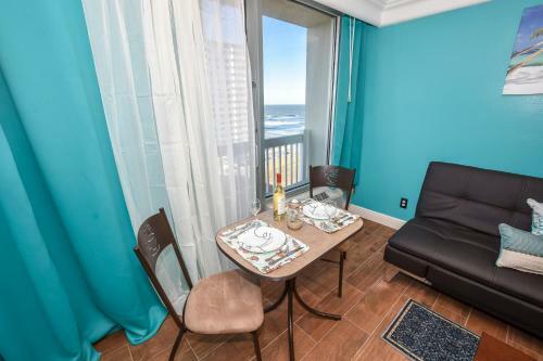 Hotel Ocean View Studio Condo.