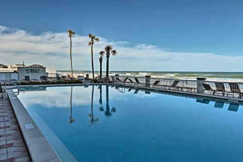 Apartamento Breezy Beachfront Studio With Resort Amenities!