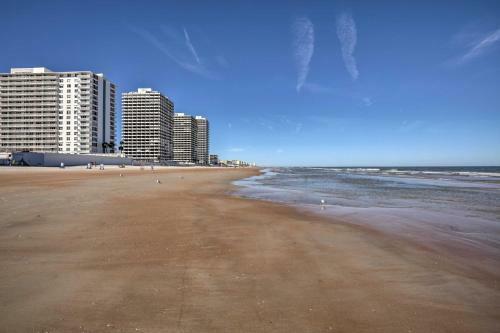 Apartamento Breezy Beachfront Studio With Resort Amenities!