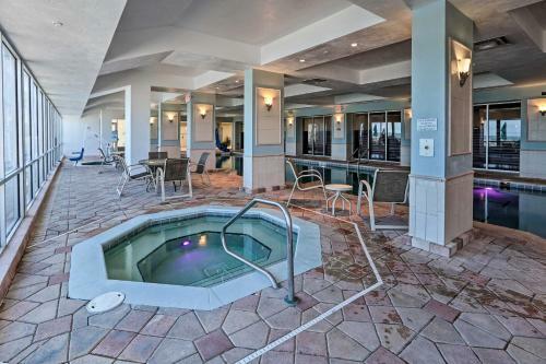 Apartamento Breezy Beachfront Studio With Resort Amenities!