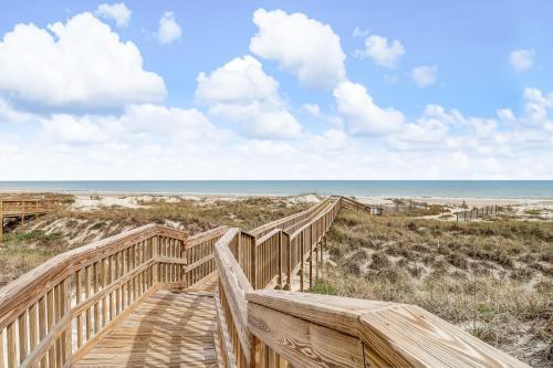 2072 Beach Wood