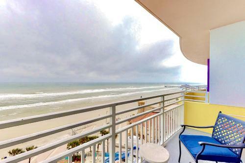 Ocean Walk 1008