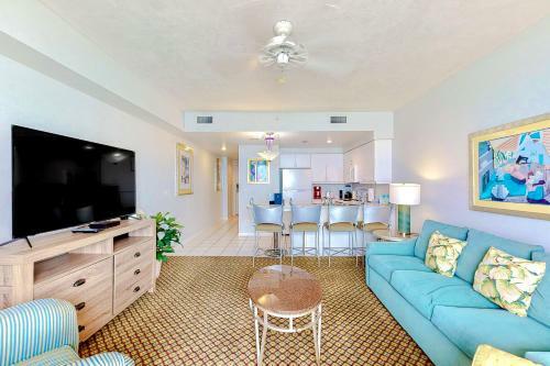 Ocean Walk 1008