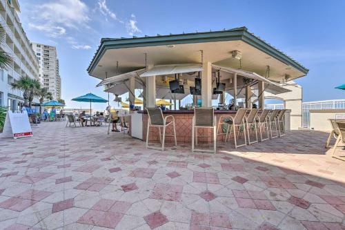 Apartamento Colorful Ocean-view Studio Steps From Beach!