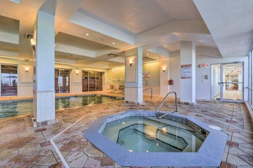 Apartamento Colorful Ocean-view Studio Steps From Beach!