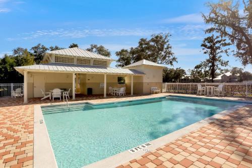 1503 Summerwoods