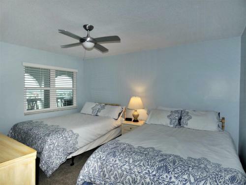 Apartamento White Surf Condominiums