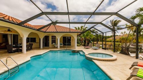 Villa Tropicana - Luxury With Pool